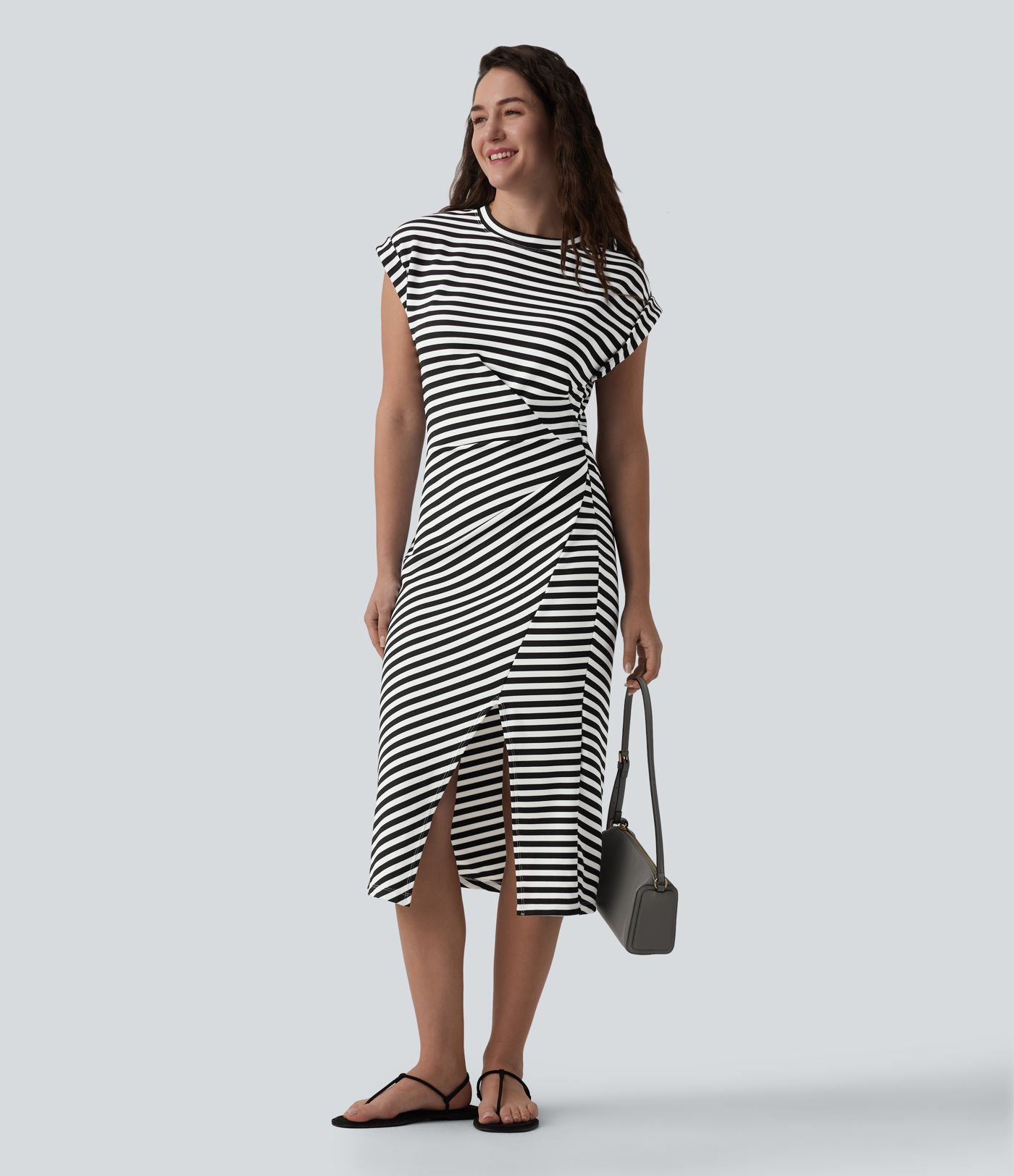 Robe T-shirt casual midi col rond manches courtes rayures gauffrées à ourlet asymétrique fendu