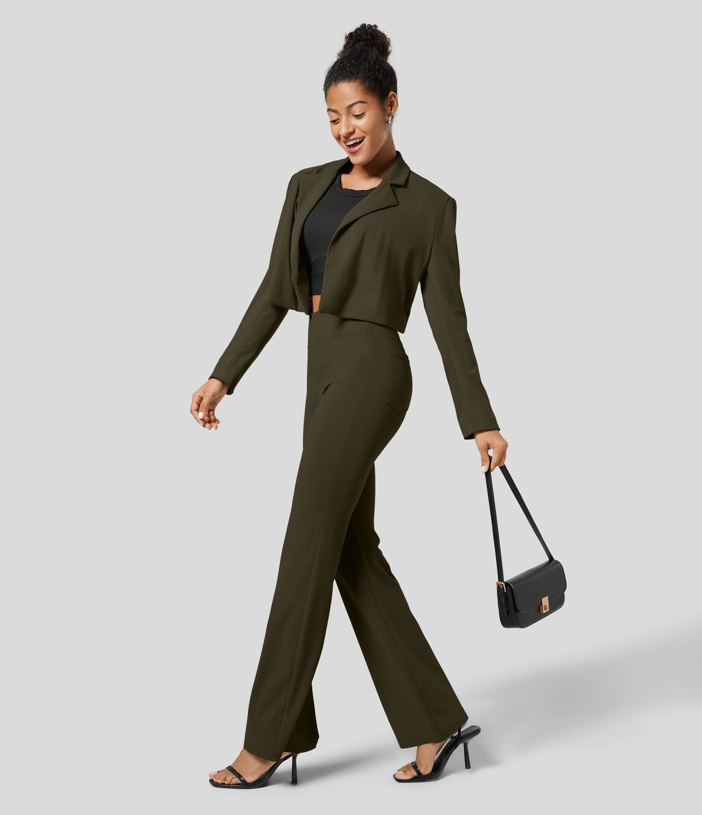 Pantalon tailleur légèrement évasé taille haute avec poches arrière Halara Flex™