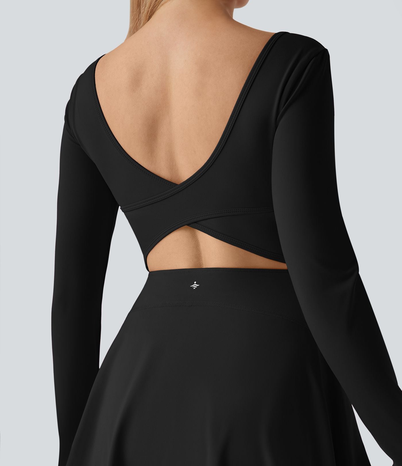 Robe de danse courte SoftlyZero™ Airy col U manches longues avec passe-pouces 2-en-1 effet frais InstantCool et poches, accès facile Easy Peasy