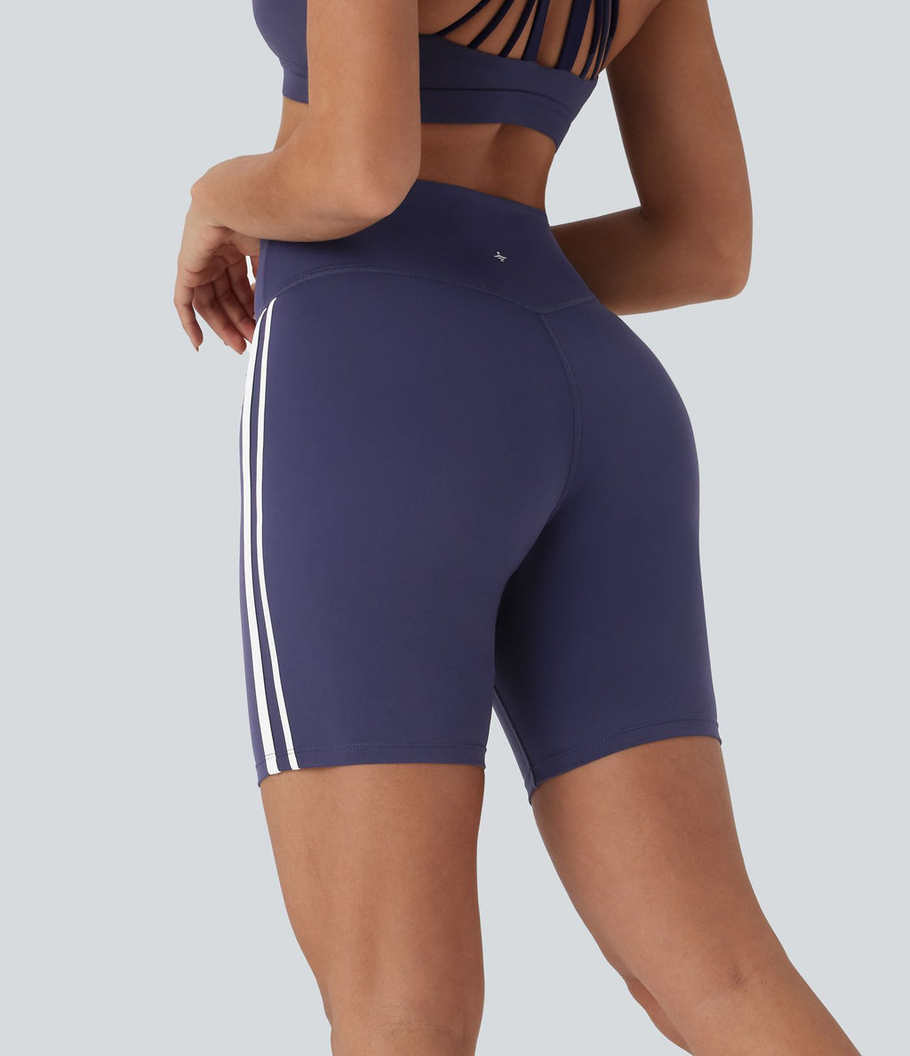 Short cycliste de yoga 17,5 cm croisé à taille moyenne, bandes colorées et rayures