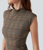 Robe de travail midi moulante sans manches col montant pied-de-poule à carreaux