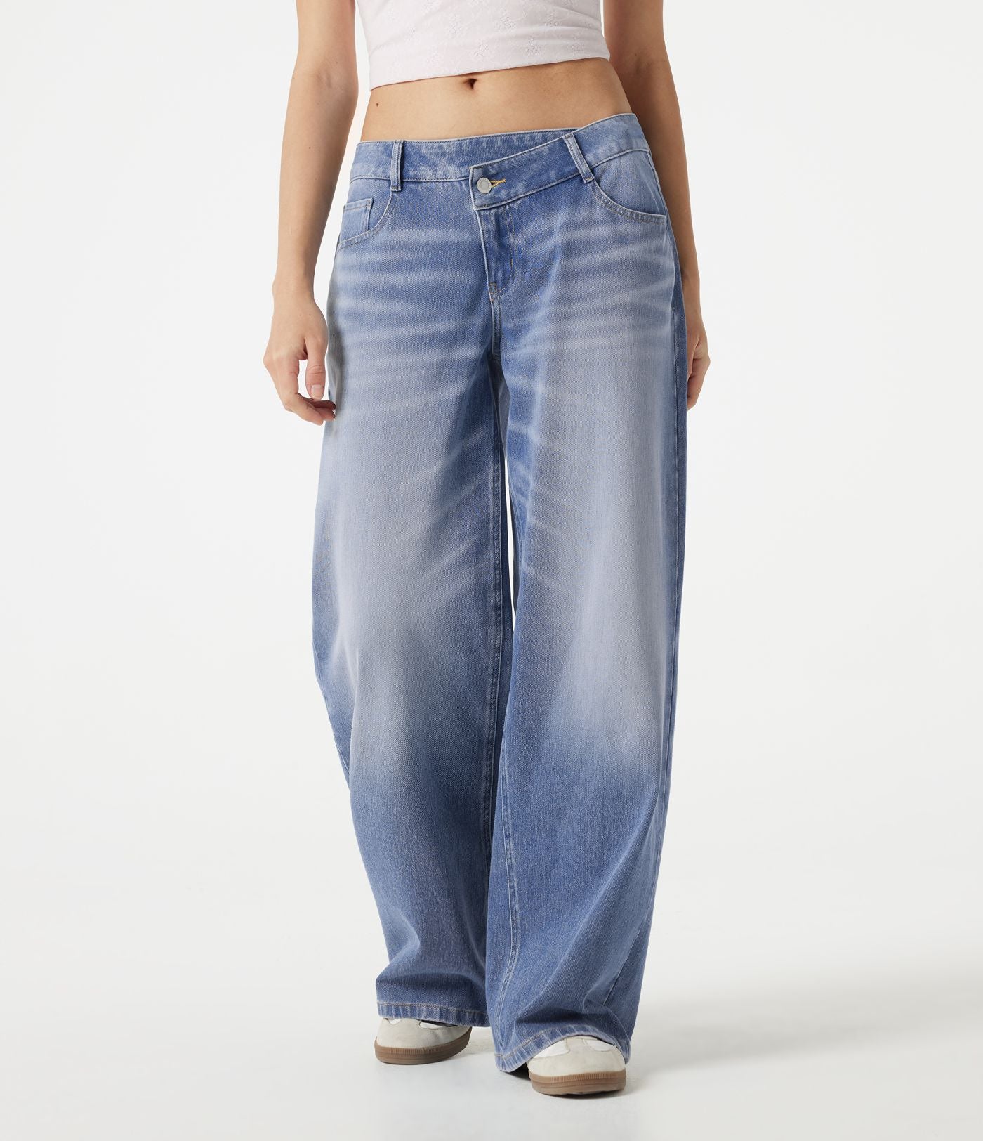 Jean baggy Halara Flex™ taille basse délavé asymétrique avec poches