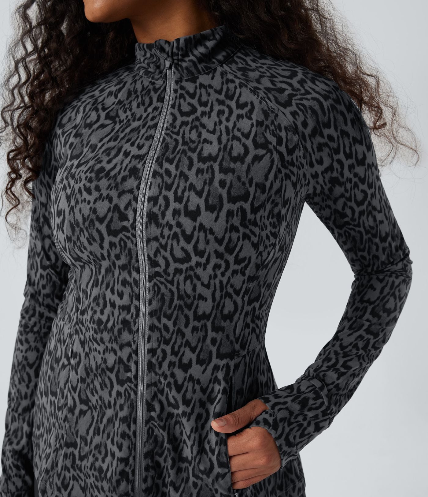 Veste décontractée Halara UltraSculpt™ imprimé léopard col montant manches longues avec trous pour pouces et poches