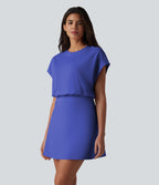 Robe de sport mini de yoga SoftlyZero™ Airy 2-en-1 effet frais InstantCool col rond à manches courtes, demi-zip et poches, accès facile Easy Peasy
