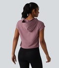 Haut de sport court à capuche et manches courtes en mesh respirant, agréable au toucher, séchage rapide, protection solaire UPF50+