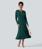 Robe midi fluide en maille côtelée à col Henley et manches longues