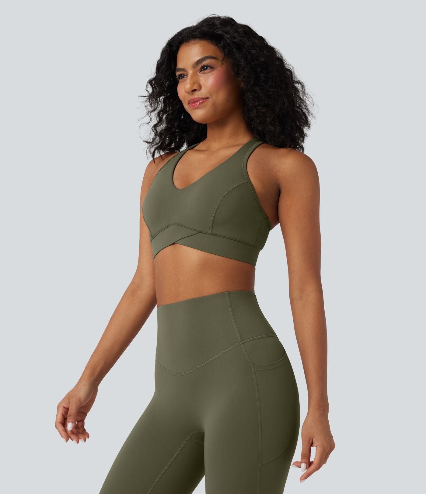 Brassière de sport entraînement Halara UltraSculpt™ soutien intermédiaire col V dos nageur bonnets A-C
