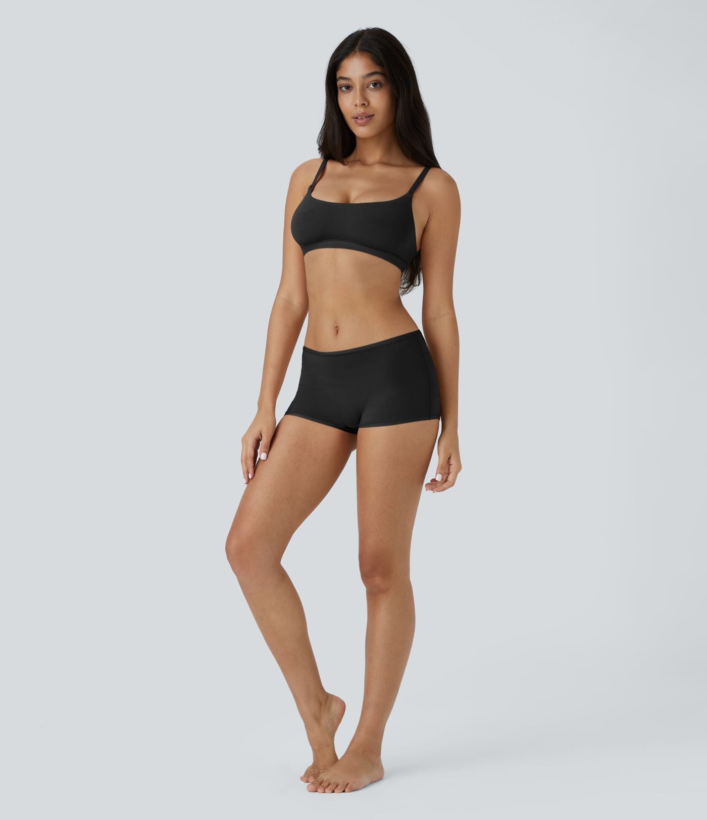 Shorty uni taille basse, très extensible et doux pour la peau