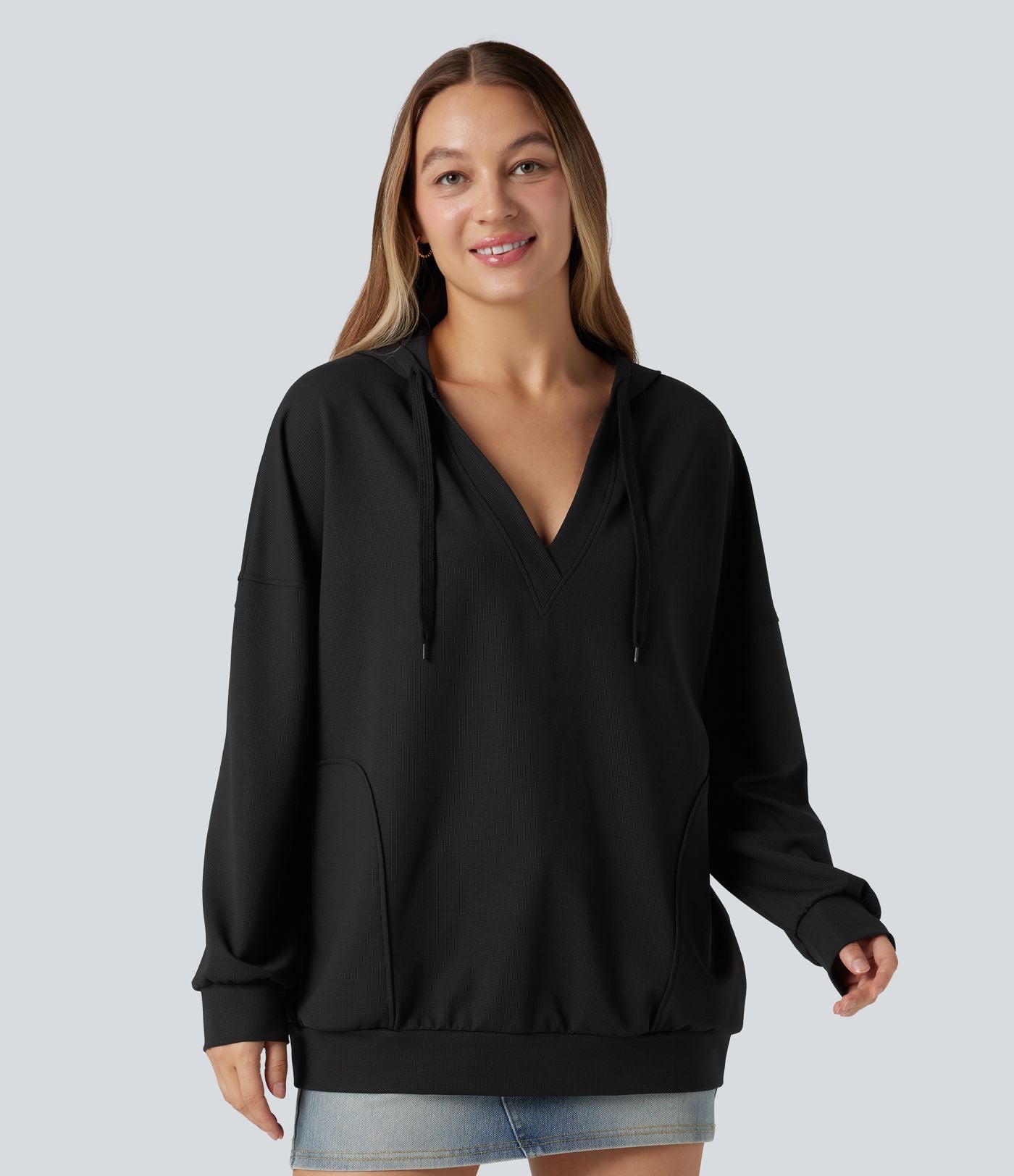 Sweat-shirt à capuche col V manches longues coupe décontractée avec poches