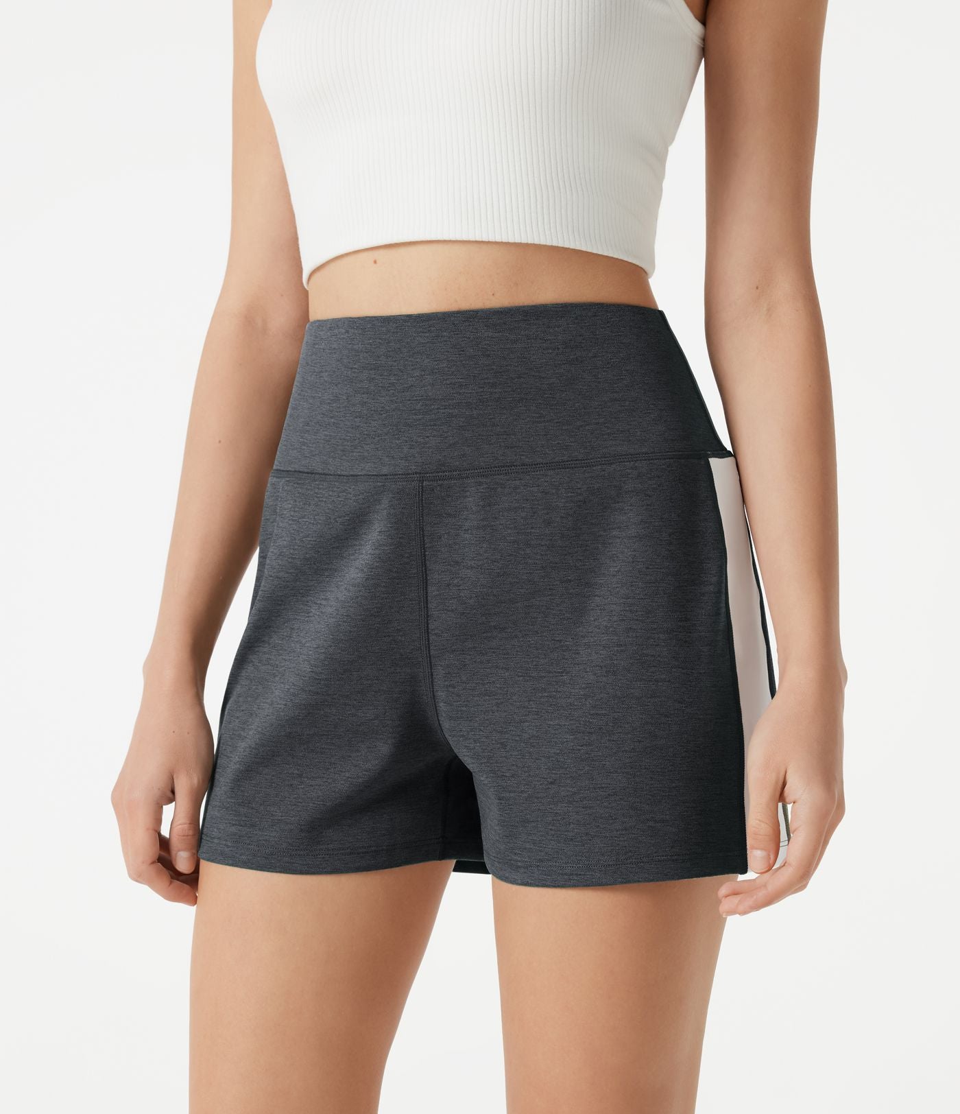 Short baggy de sport taille haute à séchage rapide avec bandes latérales et poches
