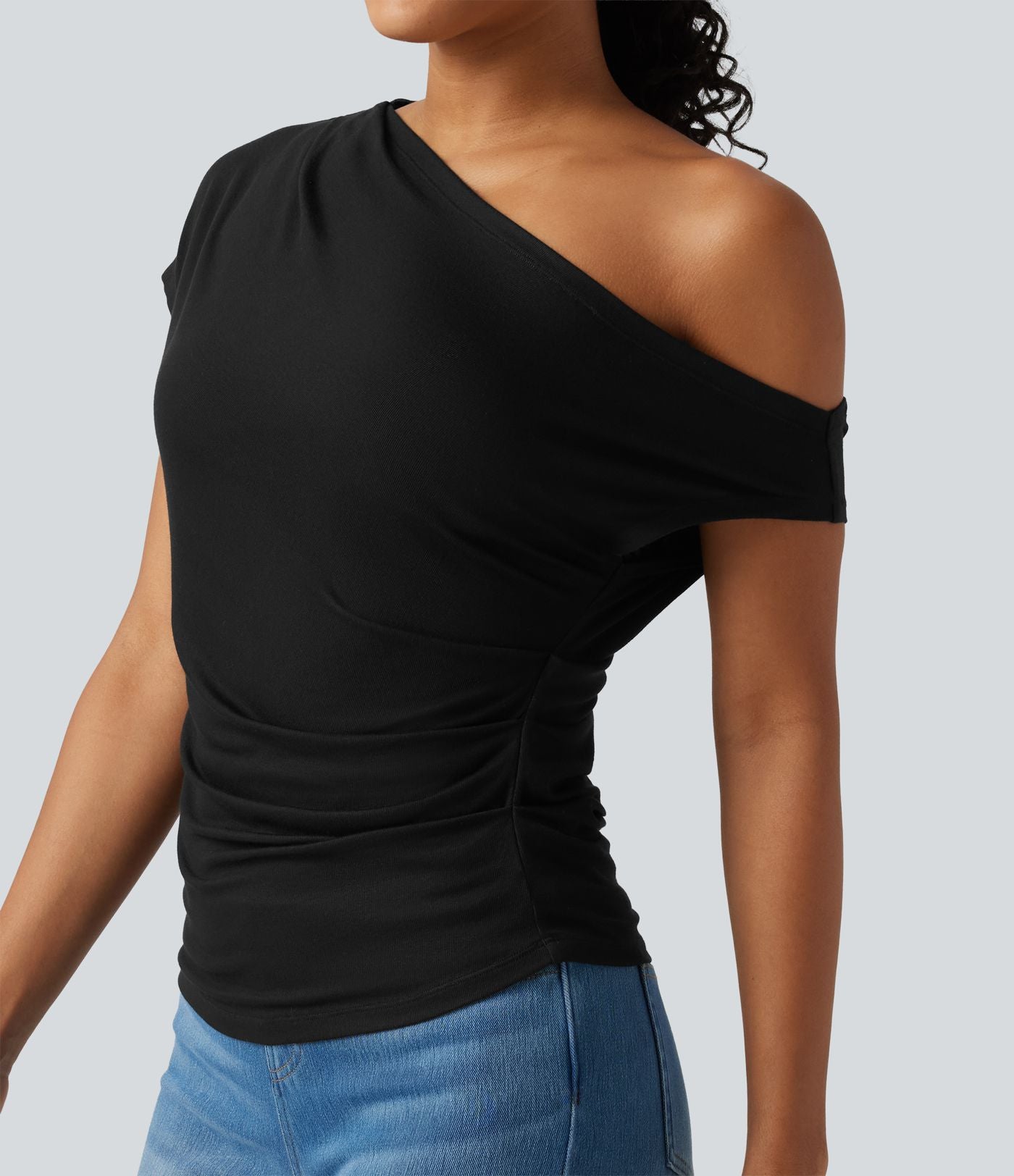 T-shirt côtelé asymétrique avec fronces et coussinets amovibles