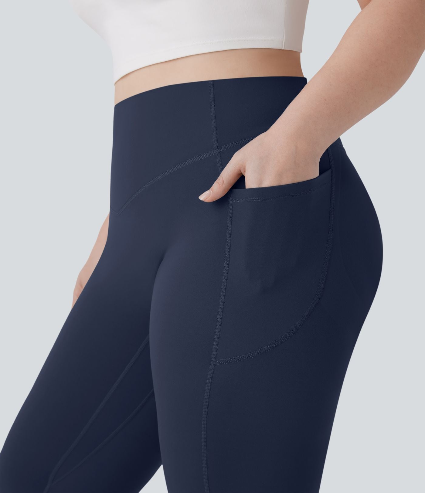 Pantalon de yoga à coupe bootcut gainant galbant taille haute grande taille avec effet scrunch et poches Halara UltraSculpt™