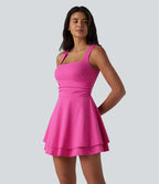 Robe-short de yoga SoftlyZero™ Airy effet frais InstantCool mini effet superposé à encolure carrée avec poches et accès facile Easy Peasy