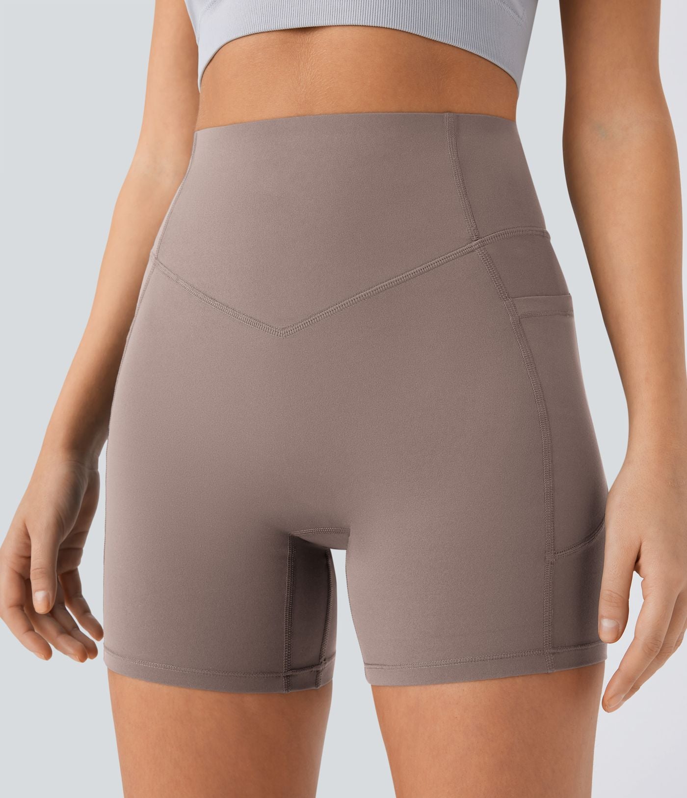Short cycliste 12,5 cm d'entraînement gainant galbant taille haute avec effet scrunch et poches Halara UltraSculpt™