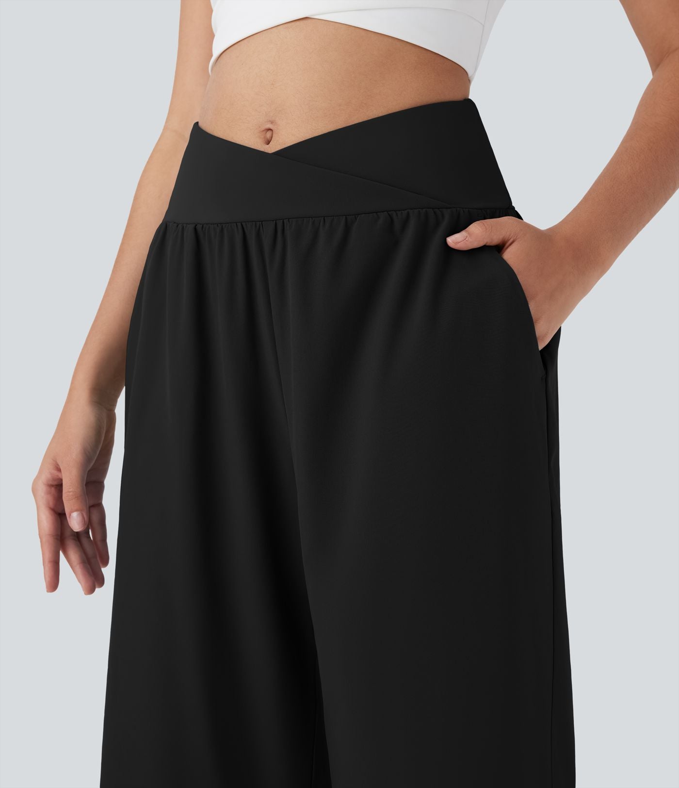 Pantalon capri de vacances Breezeful™ taille haute croisée avec poches latérales, fente et séchage rapide