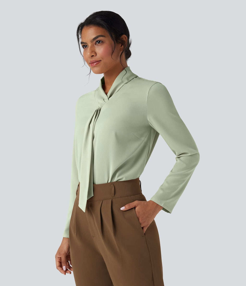 Chemise esprit bureau défroissage facile avec col foulard et manches longues
