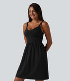 OneForm Seamless Flow Robe casual mini froncée sans couture à décolleté plongeant en V sans manches avec brassière intégrée
