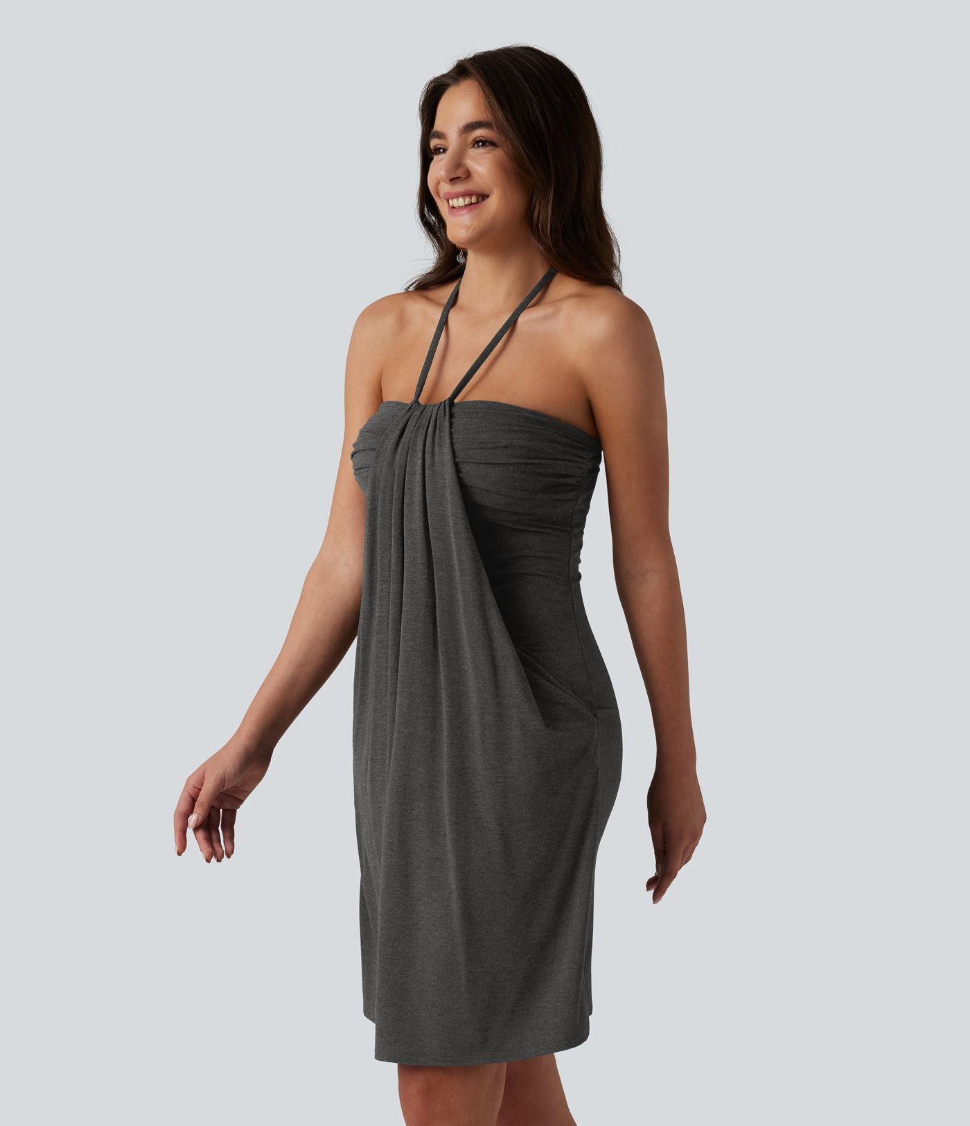 Robe mini dos nu à bretelles, brassière intégrée et poches