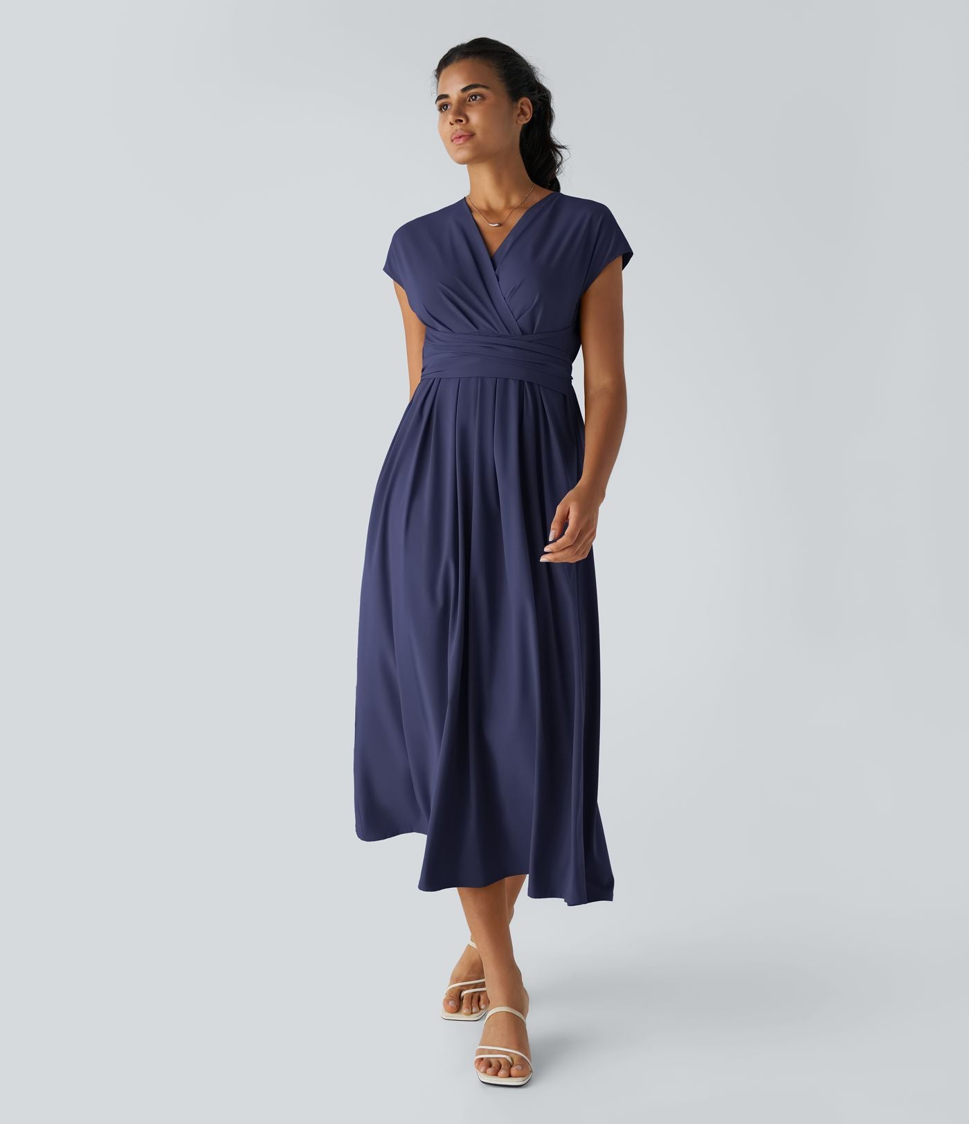 Breezeful™ Robe Mi-Longue Col en V Manches Courtes Poche Latérale Nouée au Dos Séchage Rapide