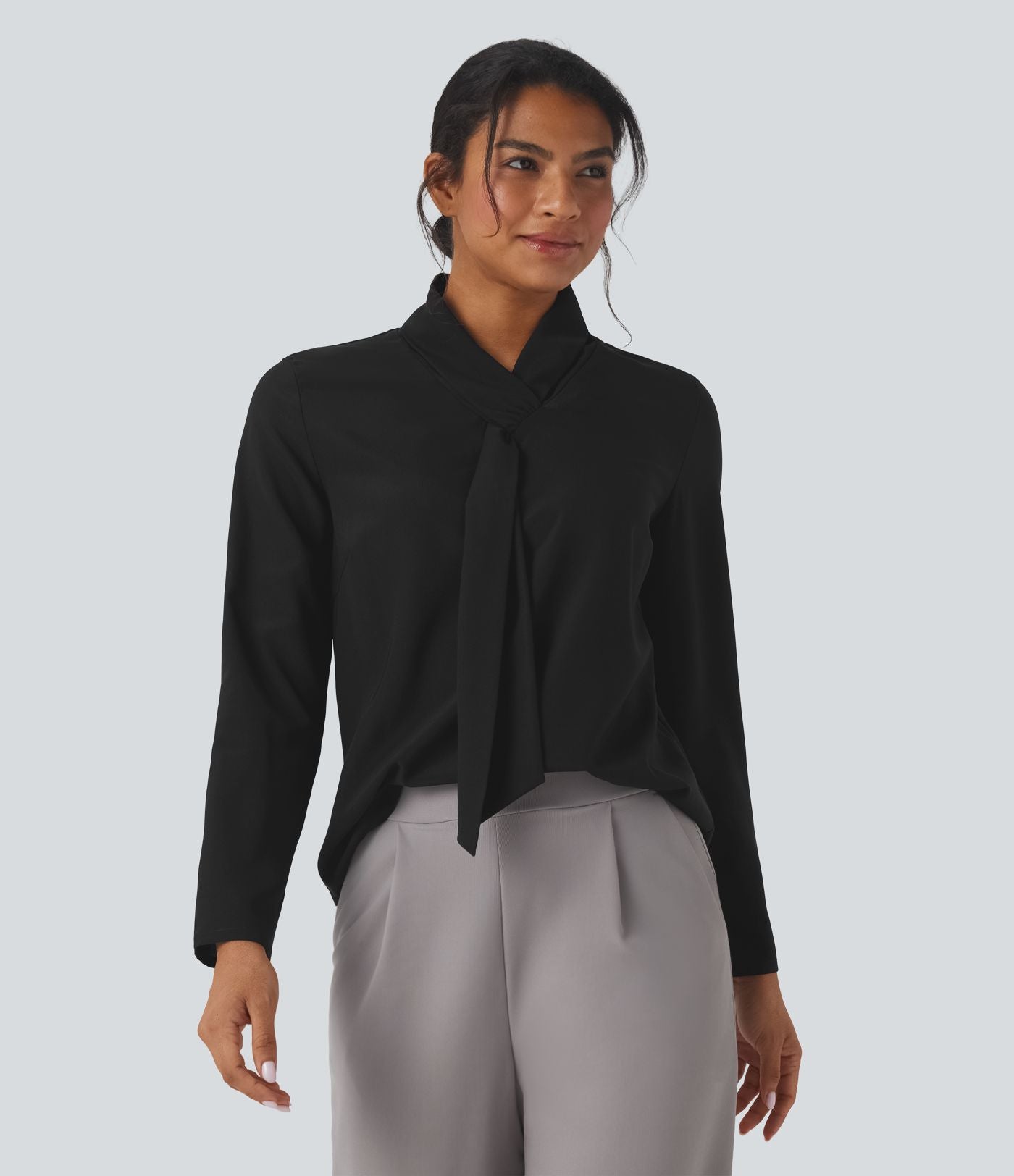 Chemise esprit bureau défroissage facile avec col foulard et manches longues