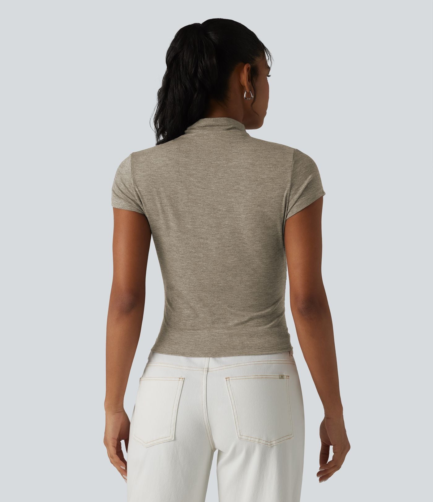 T-shirt casual froncé à col cheminée et manches courtes