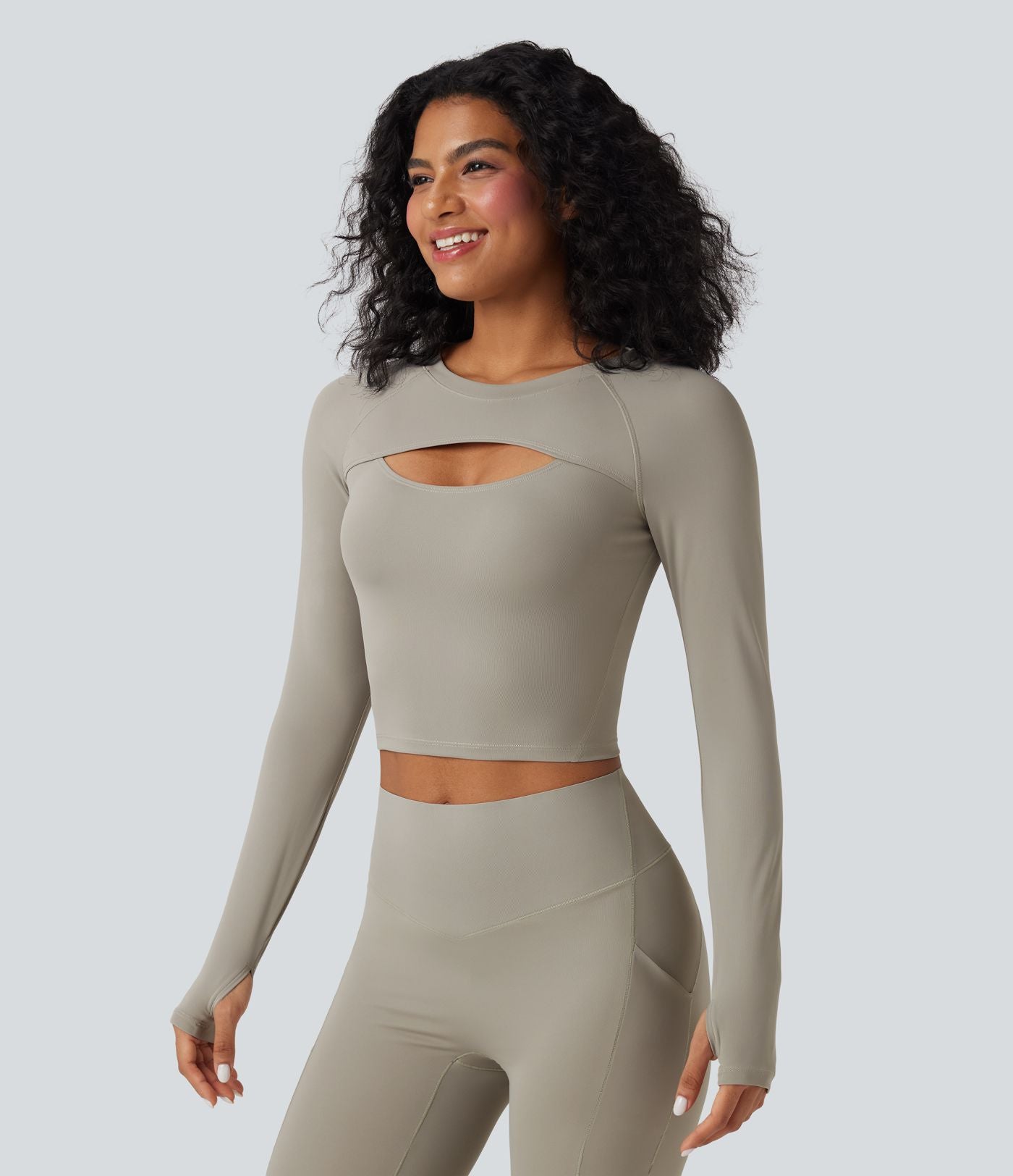 Haut de sport yoga court SoftlyZero™ QuickDry découpes manches longues avec trous pour pouces