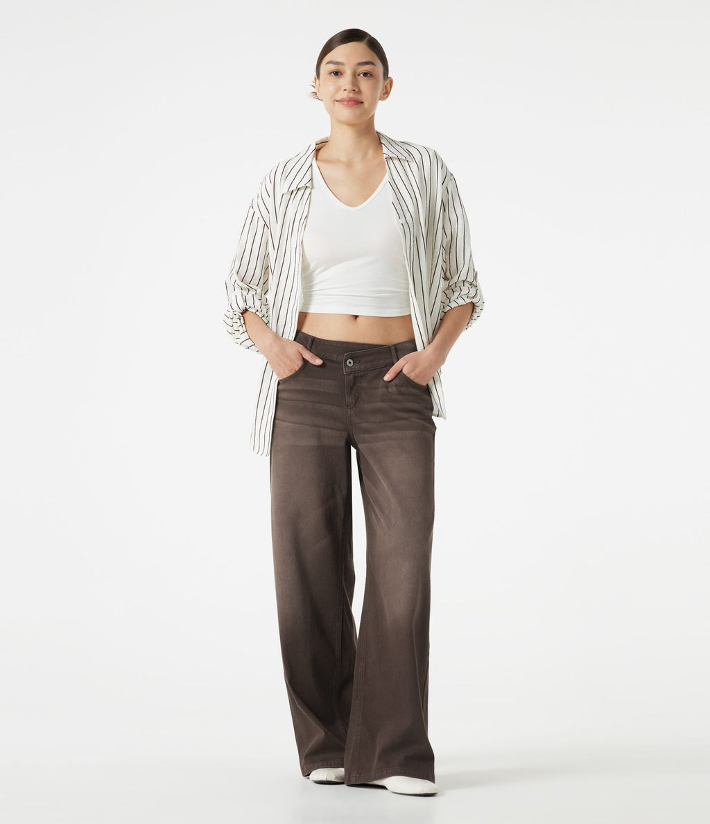 Jean large Halara Flex™ taille basse asymétrique à délavage coloré avec poches