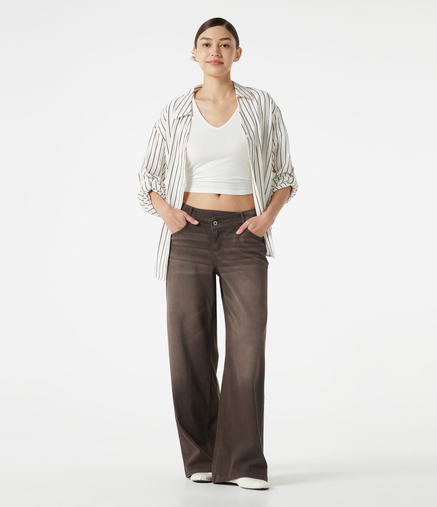 Jean large Halara Flex™ taille basse asymétrique à délavage coloré avec poches