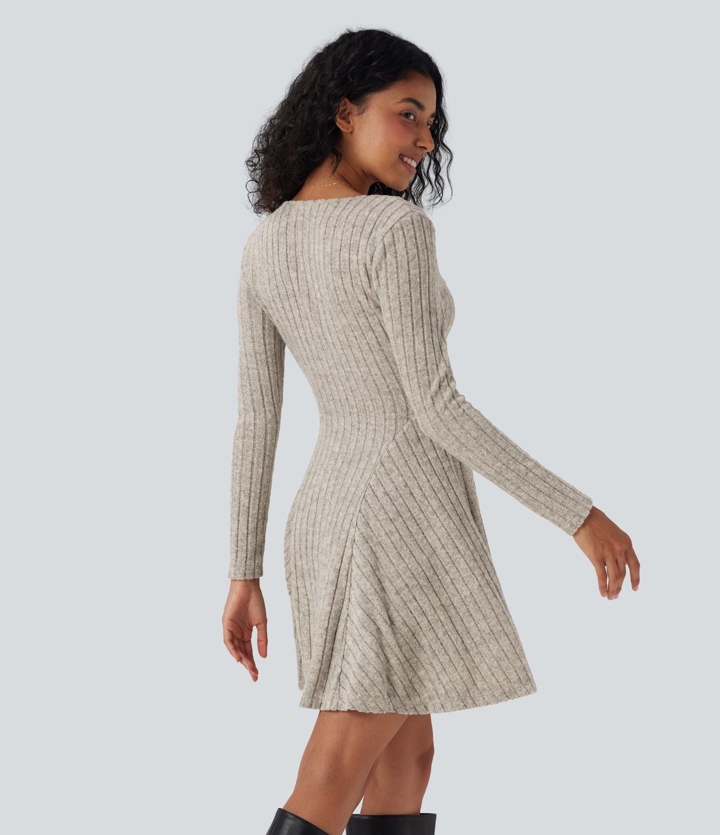 Robe décontractée mini évasée maille côtelée col V manches longues