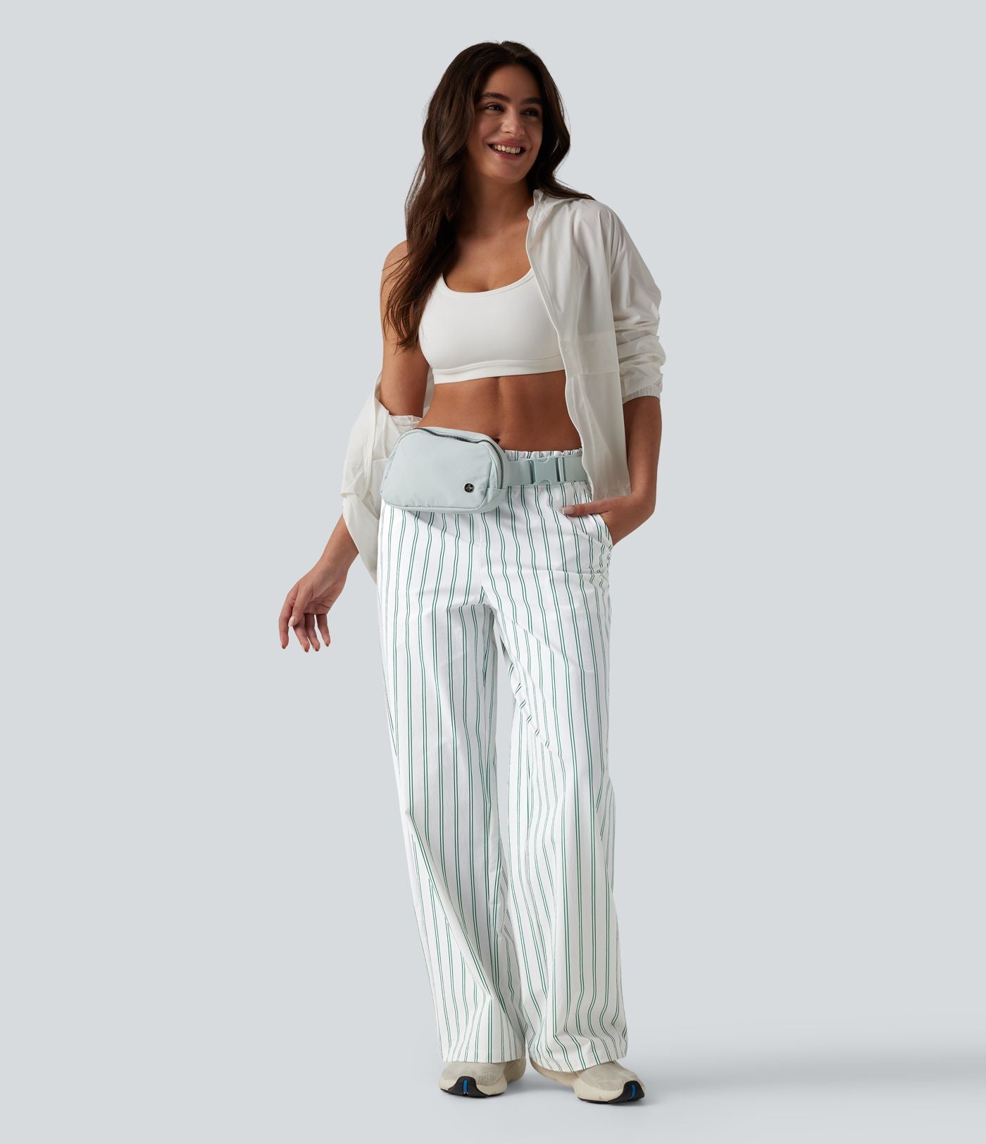 Pantalon de tennis rayé à taille mi-haute et jambes droites avec poches