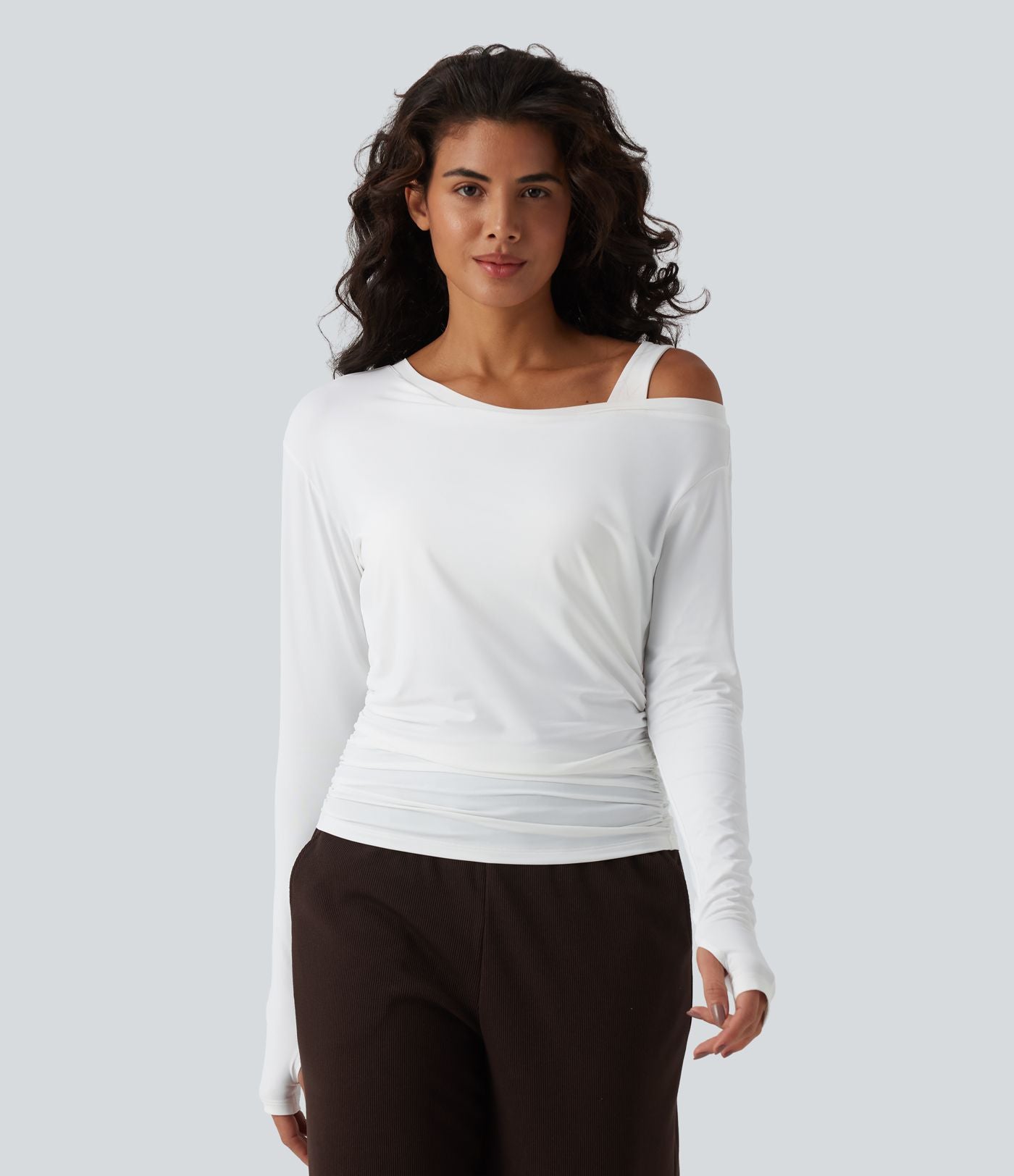 Haut d'entraînement une épaule manches longues avec brassière intégrée, passe-pouces, fronces et effet frais InstantCool, protection solaire UPF50+