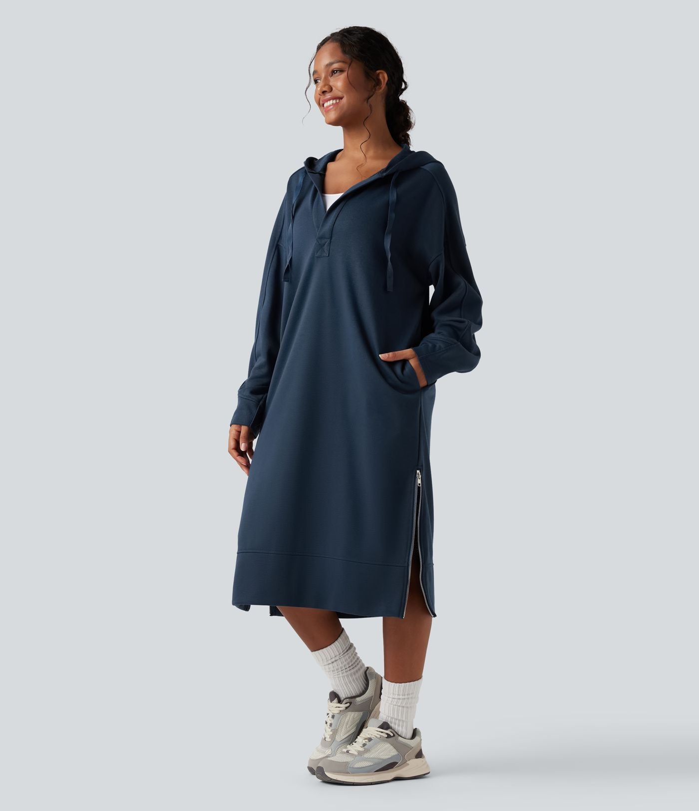 Robe sweat midi à capuche avec cordon de serrage et zip à l'ourlet à manches longues avec poches