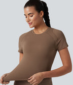 Haut de sport Softlyzero™ à manches courtes et col rond avec soutien-gorge intégré - Protection UPF50+