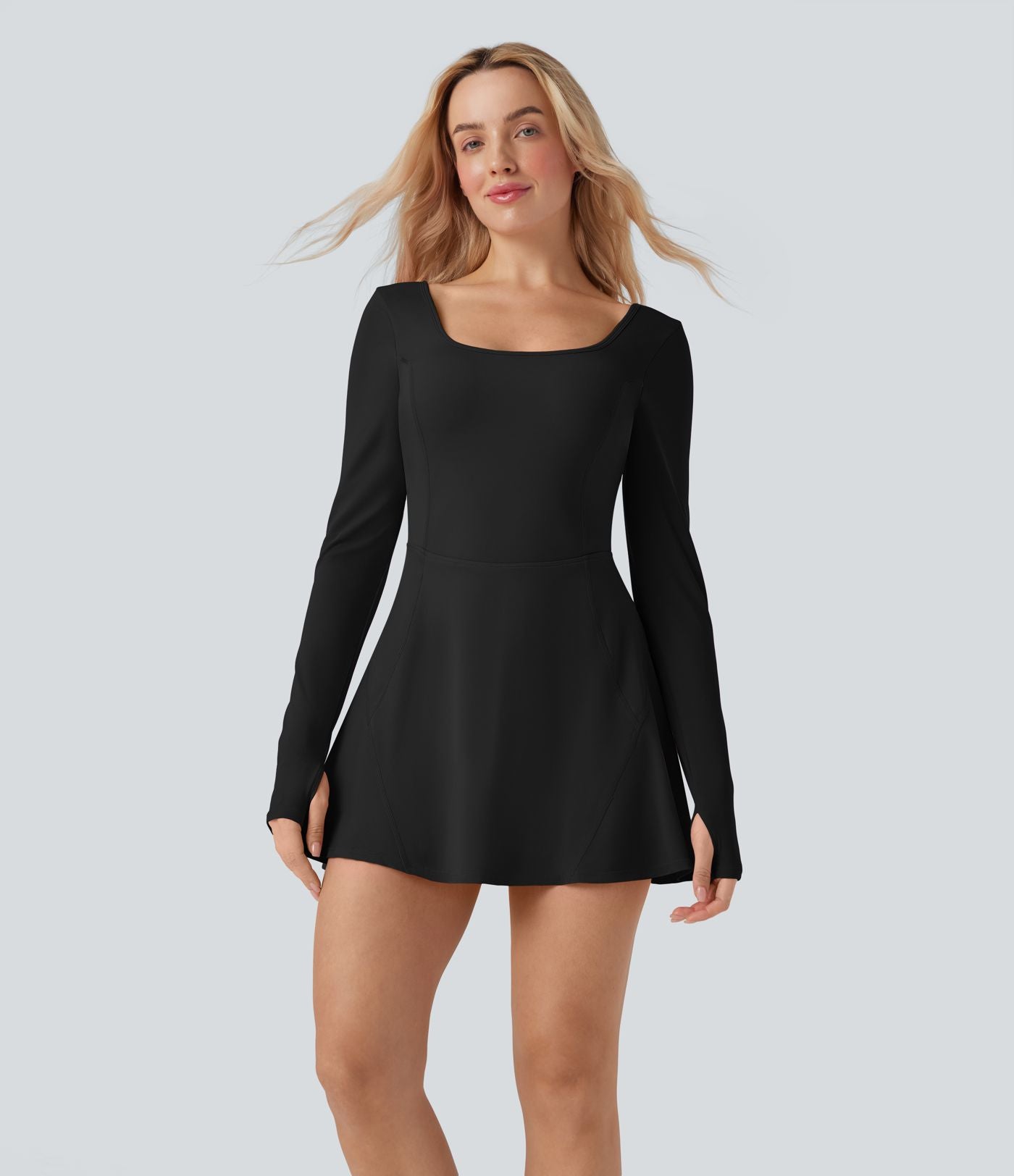 Robe de danse courte SoftlyZero™ Airy col U manches longues avec passe-pouces 2-en-1 effet frais InstantCool et poches, accès facile Easy Peasy