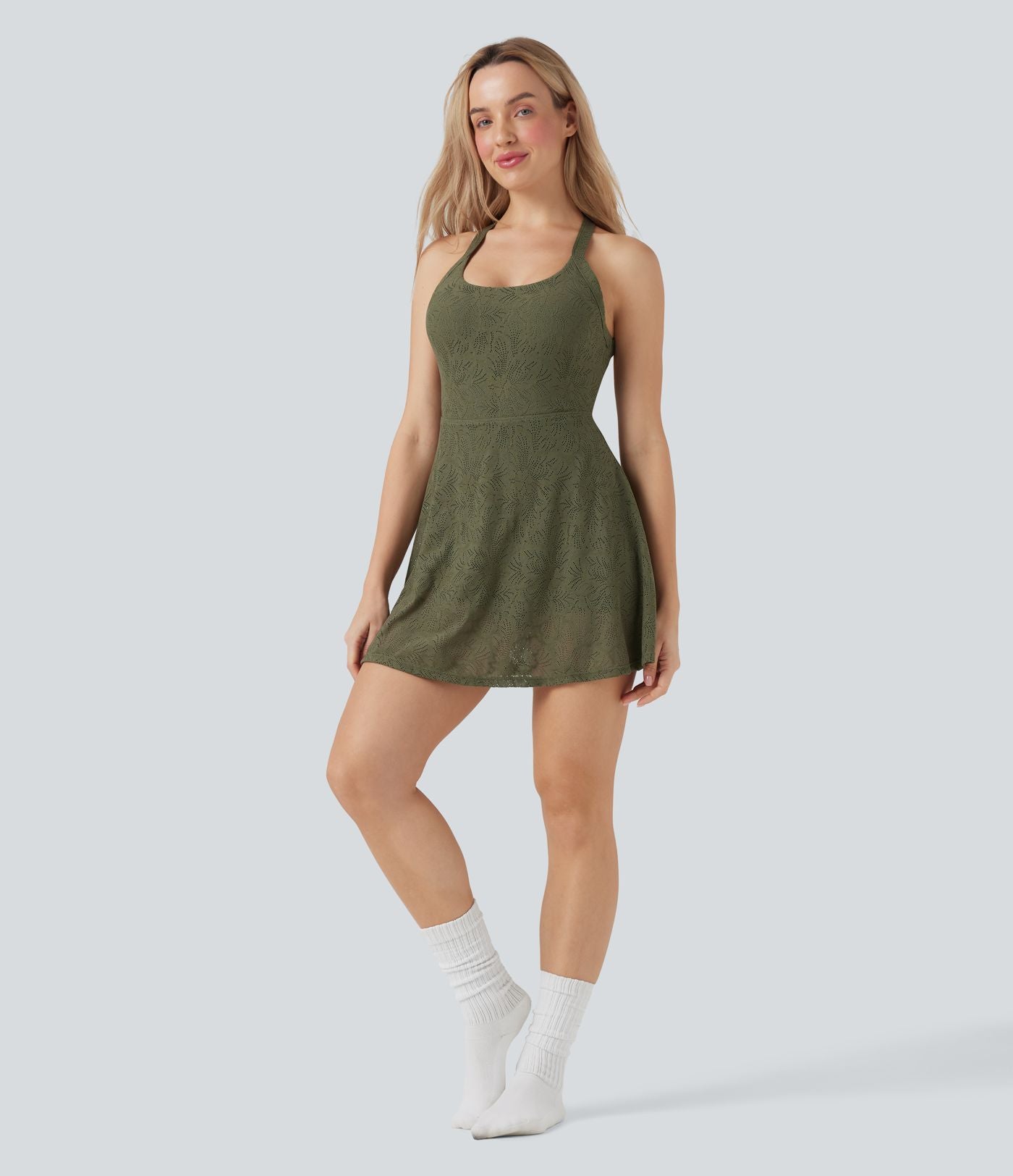 Robe-short 2-en-1 mini de danse active avec dos nu, détail torsadé, dentelle et poches-Easy Peasy