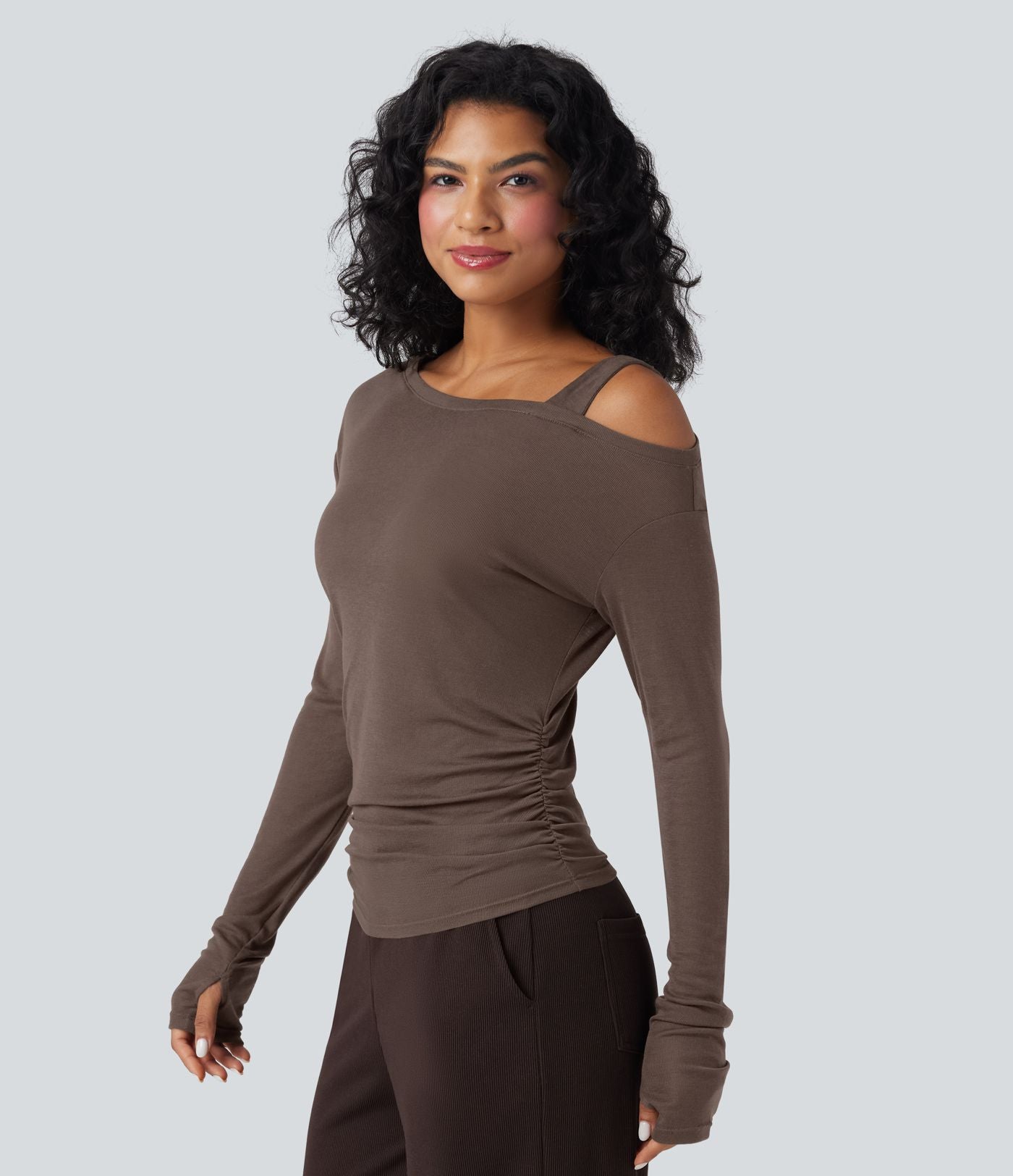 T-shirt décontracté asymétrique en mélange de laine à une épaule et manches longues