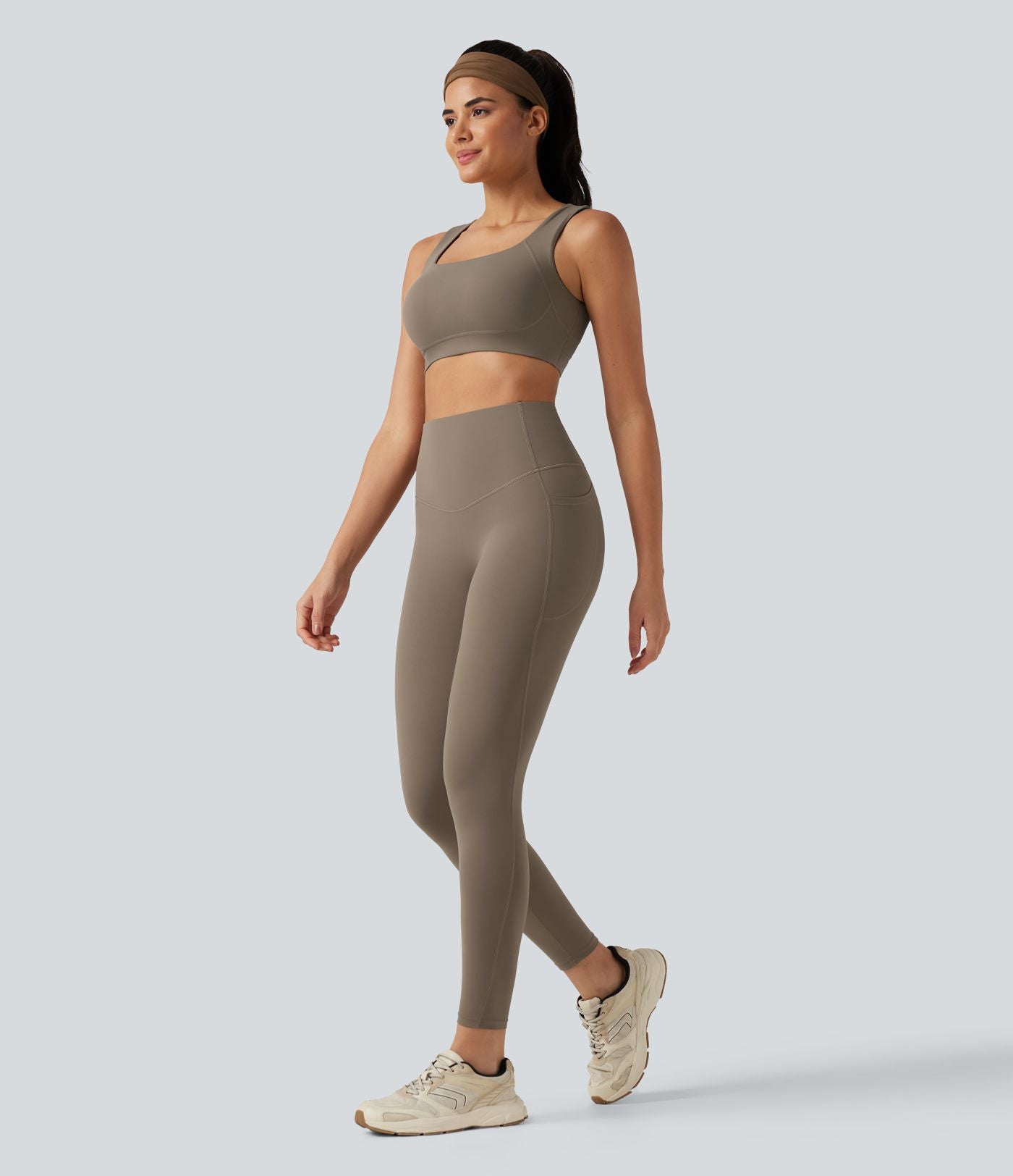 Brassière de sport d'entraînement push-up à maintien moyen UltraSculpt™ avec col U et brassière intégrée