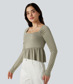T-shirt décolleté carré à manches longues avec ourlet à volants