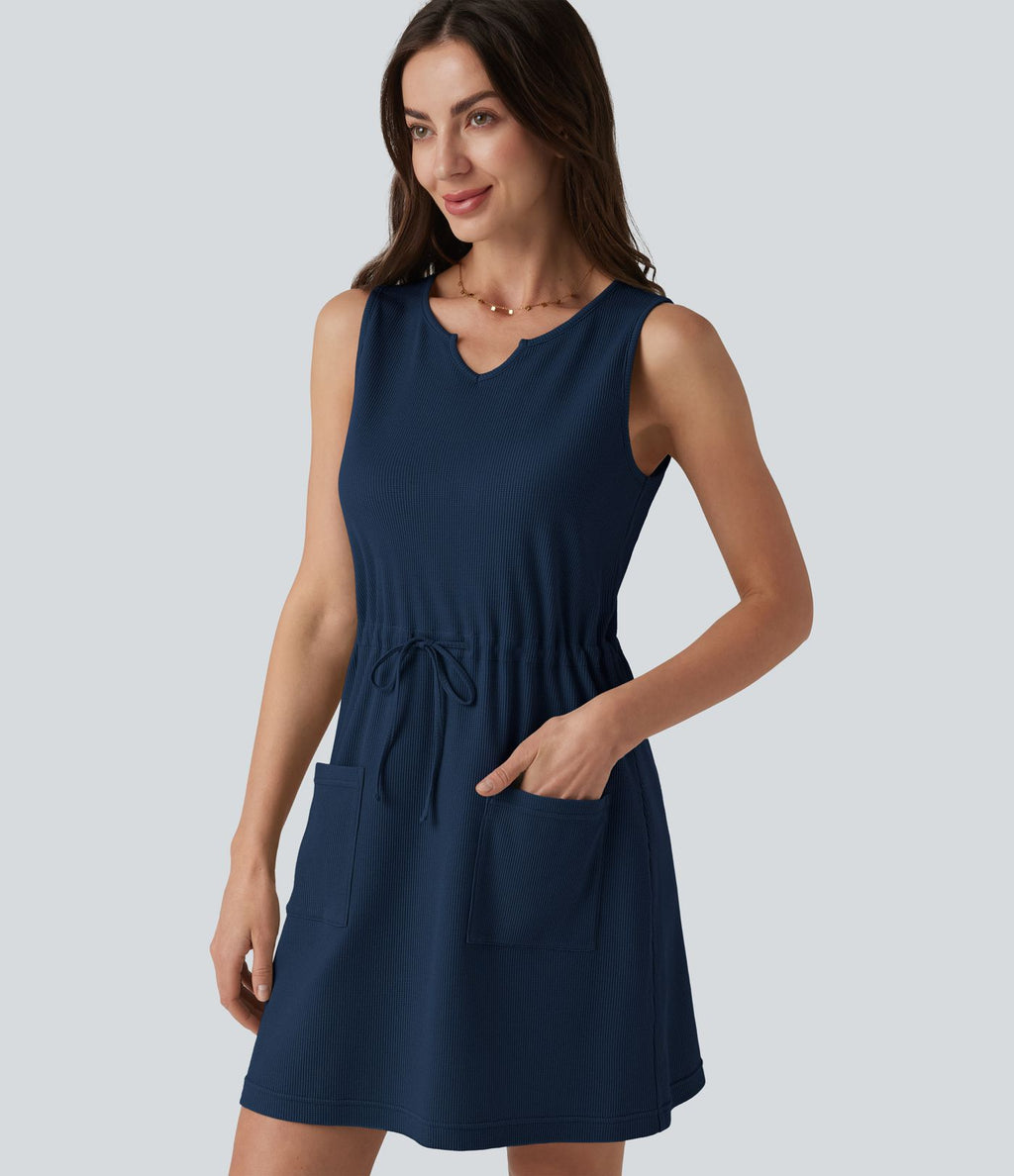 Robe mini gaufrée col cranté sans manches cordon de serrage avec poches