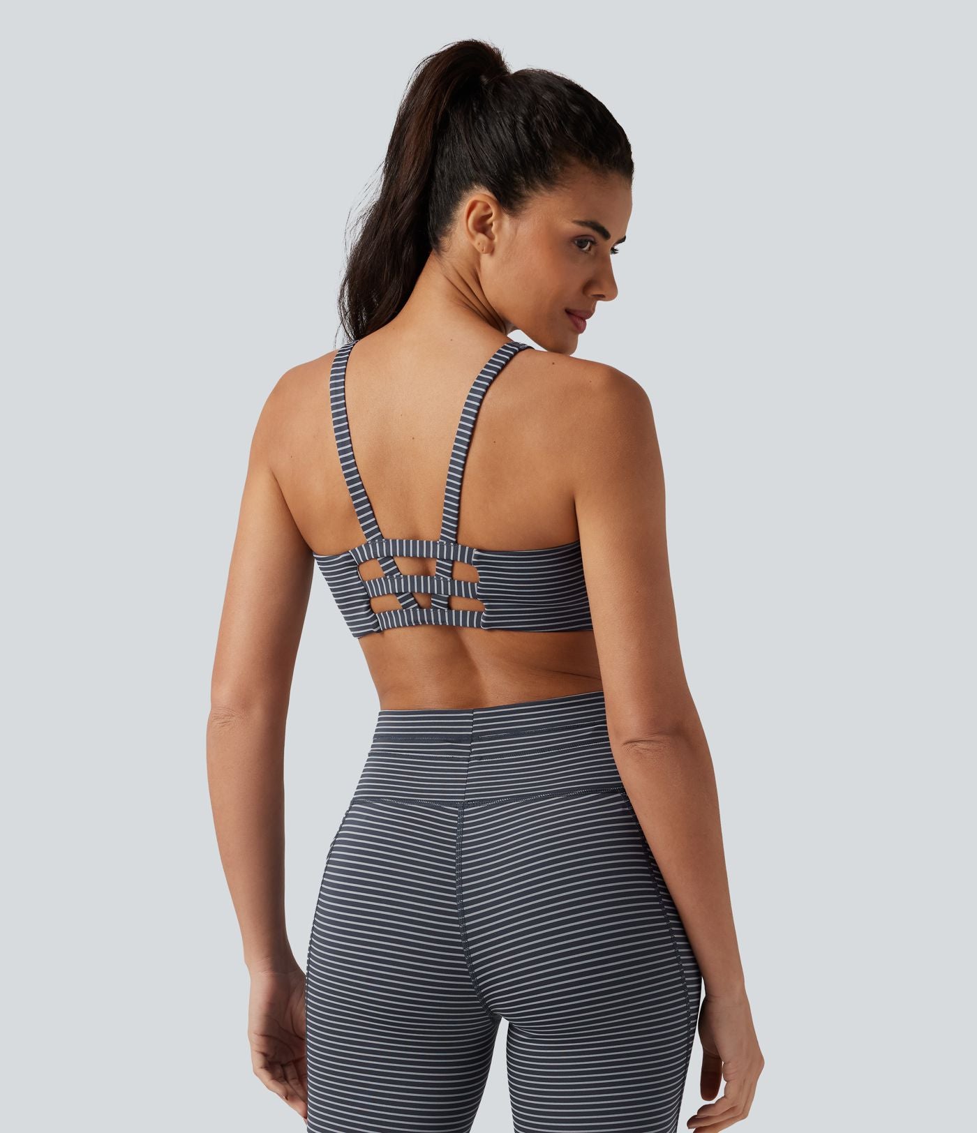 Brassière de sport yoga soutien léger col U à découpes rayé bonnets A-C
