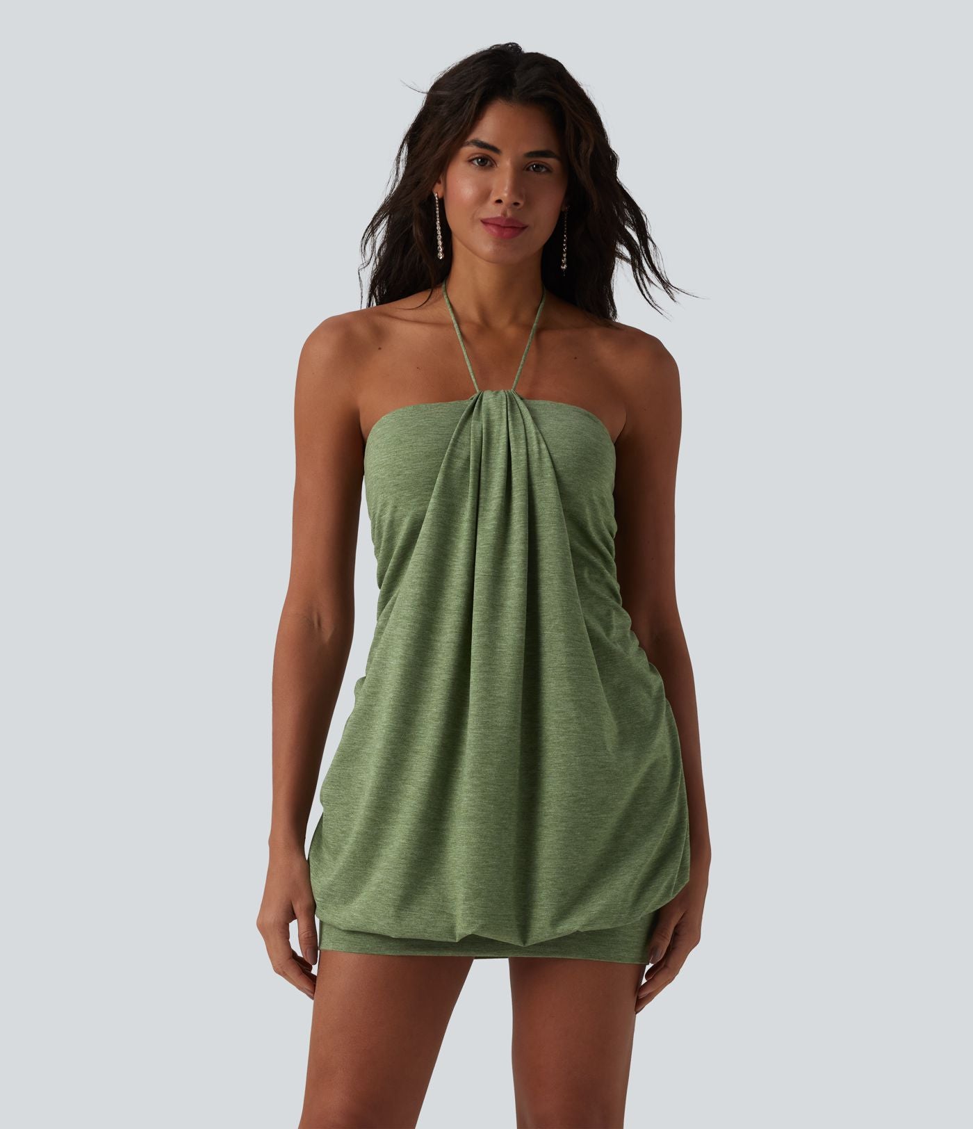 Robe mini moulante à dos nu et brassière intégrée