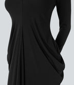 Robe longue froncée à manches longues et décolleté plongeant en V
