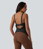 Halara UltraSculpt™ Débardeur d'entraînement dos nu croisé avec boucle ajustable et soutien-gorge intégré