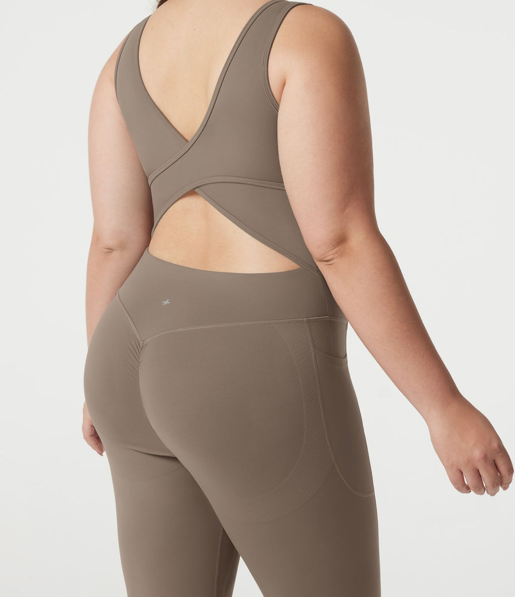 Combinaison de sport grande taille Halara UltraSculpt™ col V croisé dos nu ventre plat push-up brassière intégrée avec poches