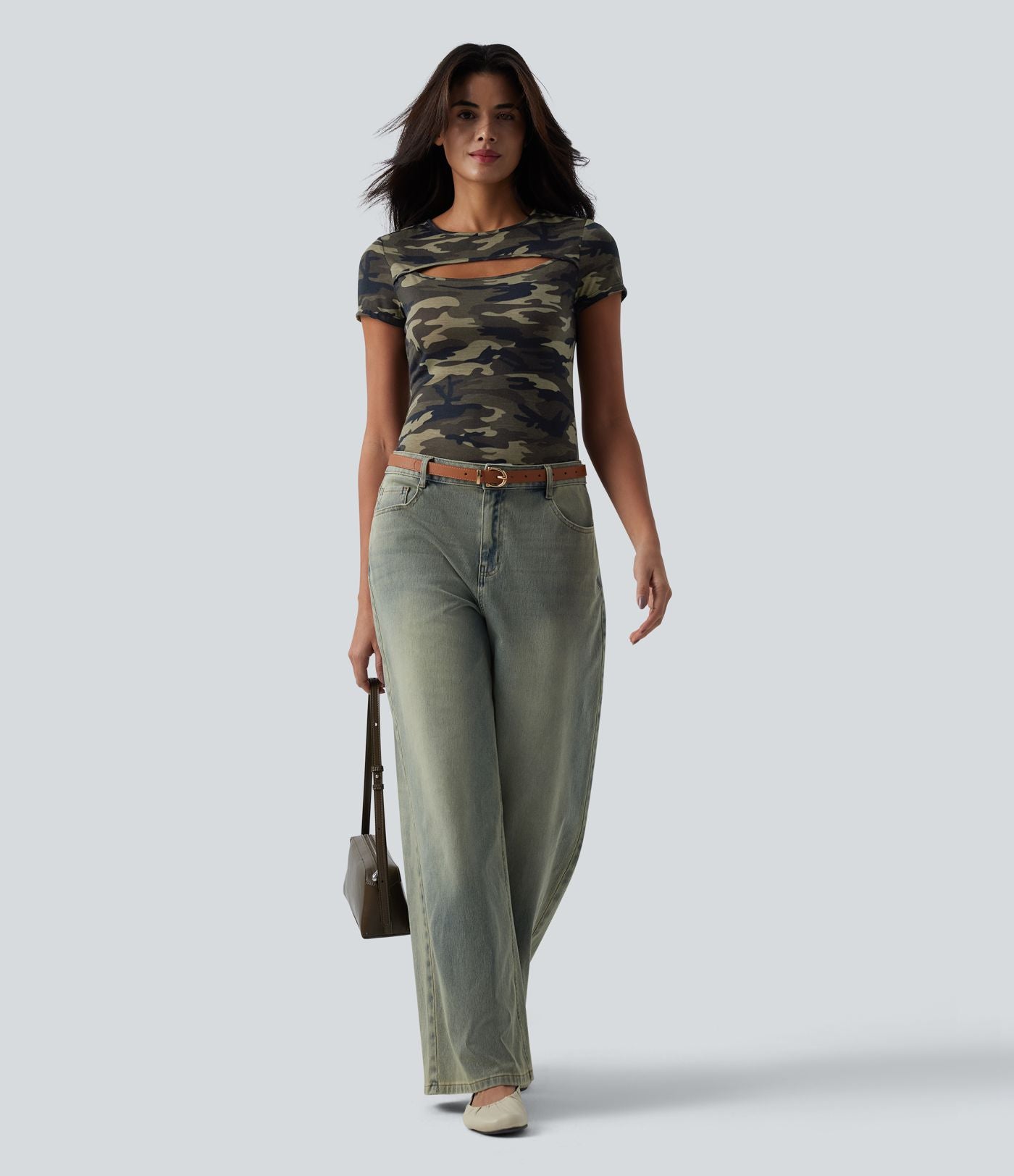 T-shirt casual col rond manches courtes échancré imprimé camouflage