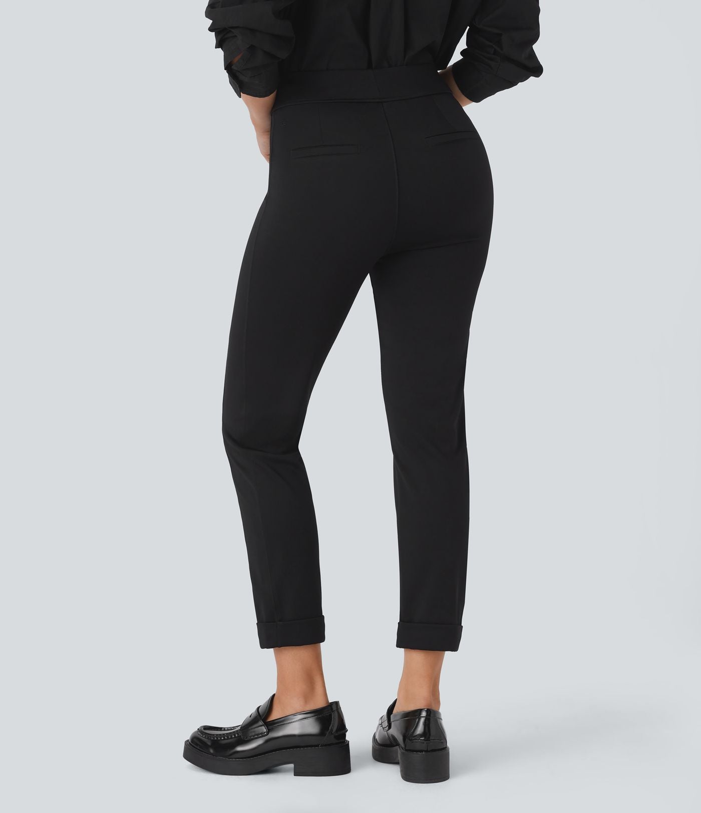 Pantalon fuselé ajusté longueur cheville taille haute ourlet roulotté