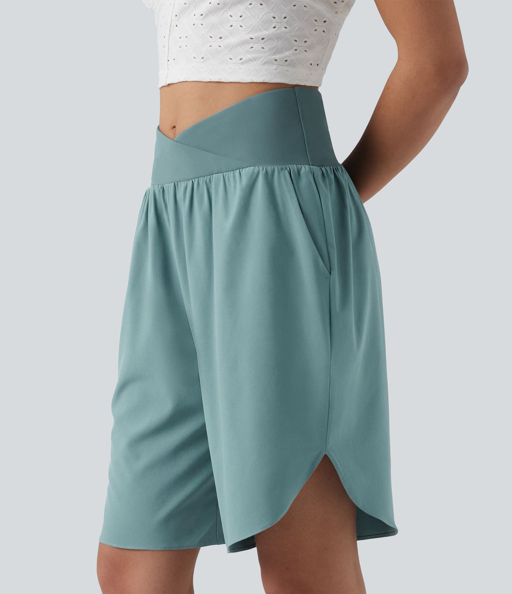 Short taille haute croisé séchage rapide avec ourlet arrondi Breezeful™ et poches