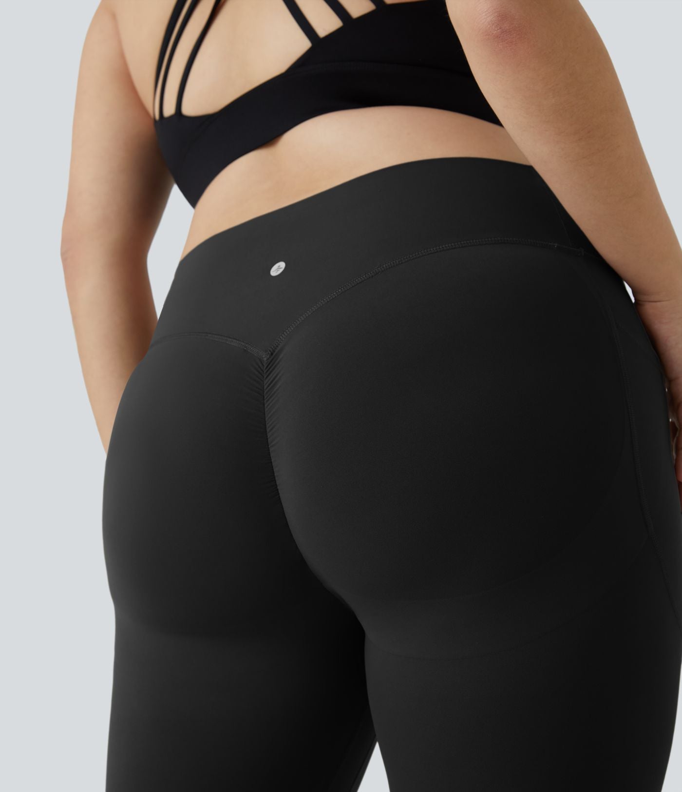 Legging d'entraînement gainant galbant taille haute grande taille avec effet scrunch et poches Halara UltraSculpt™