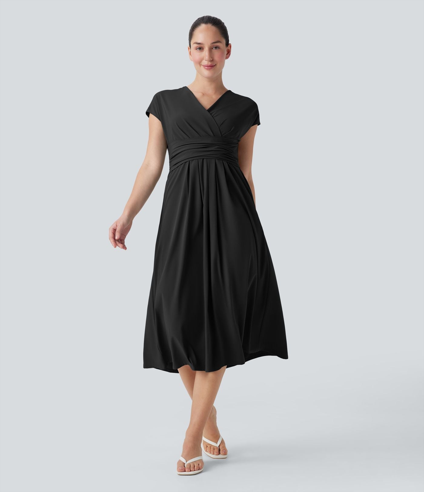 Robe midi Breezeful™ col V manches courtes à liens dans le dos séchage rapide avec poches latérales