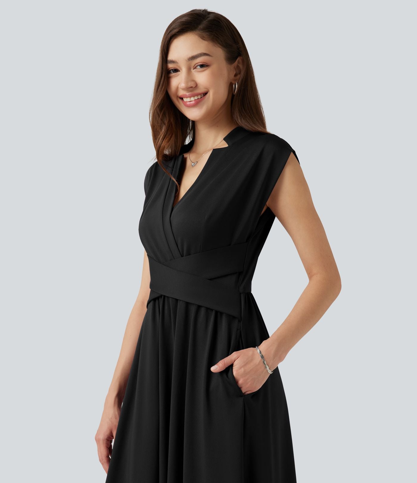 Robe midi fluide esprit bureau sans manches col V avec poches